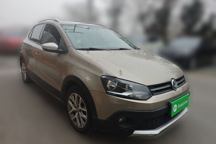 Used Volkswagen Polo 2016 1.4L Cross Polo Automatic Front Right 45 Deg