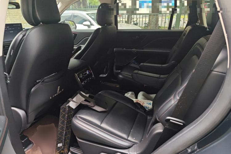 Used Lincoln Aviator 2020 3.0T V6 Four-Wheel Drive Premium Edition Left Rear Seat