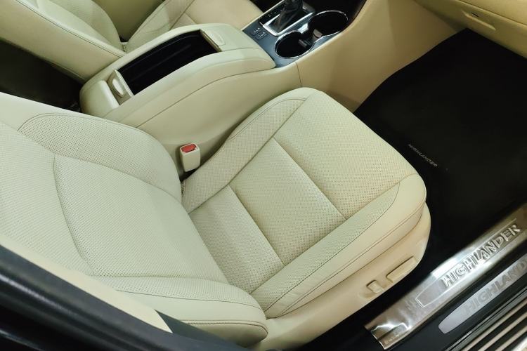 Used Toyota Highlander 2015 2.0T Four-Wheel Drive Luxury Edition 7-Seater
