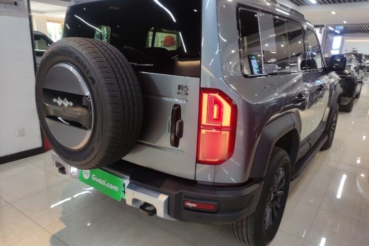 Used Formula Leopard 5 2023 Navigator Edition Rear Right 45 Deg