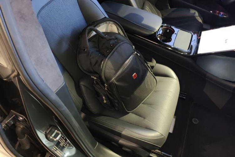 Used IM L7 2022 Dynamic Model Right Front Seat