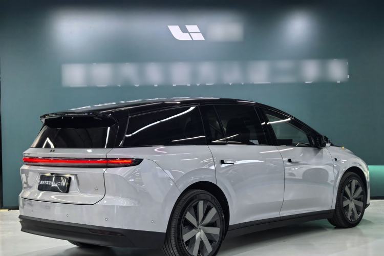 Used Li Auto i8 2025 Model Standard Version
