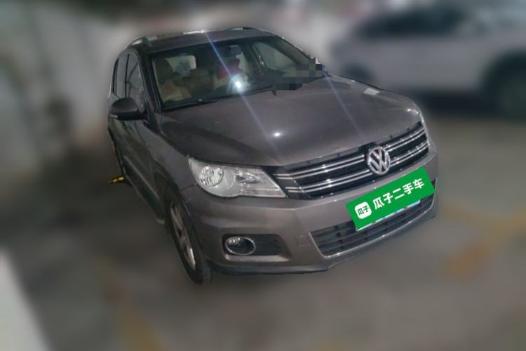 Used Volkswagen Tiguan 2010 2.0 TSI Automatic All-Wheel-Drive Elite Edition Front Right 45 Deg