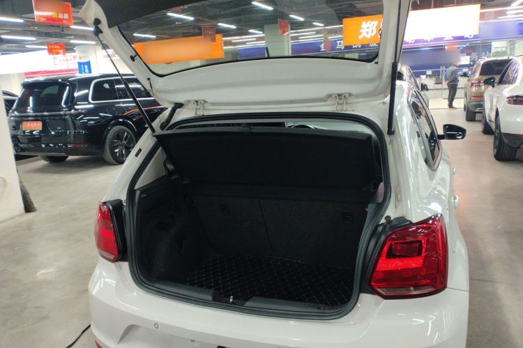 Used Volkswagen Polo 2016 1.6L Automatic Comfort Model Trunk