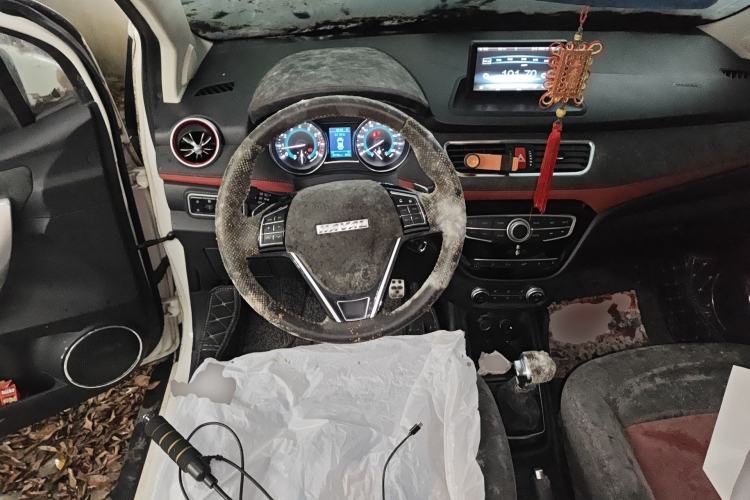 Used Haval H1 2016 Revised Version Blue Badge 1.5L AMT Luxury Edition Steering Wheel