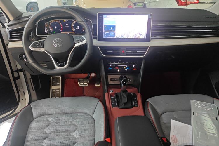 Used Volkswagen Tiguan L 2025 Model Outstanding Version 330TSI Automatic Two-Wheel Drive R-Line Longyao Edition