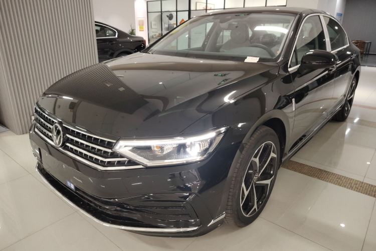 Used Volkswagen Magotan 2026 30 Million Vehicles Selected Model 380TSI DSG Luxury Edition