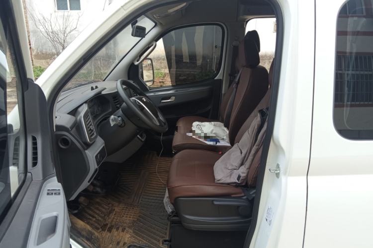 Used SAIC MAXUS Xintu V80 2025 Value Edition Aoyuntong 2.0T Manual Short Wheelbase Mid-Height 127 Ps 7/9 Seats