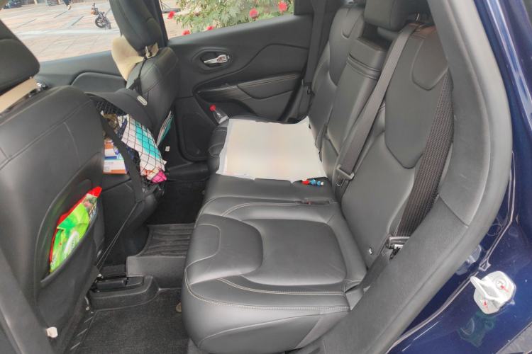 Used Jeep Cherokee 2017 2.0L Superior Edition