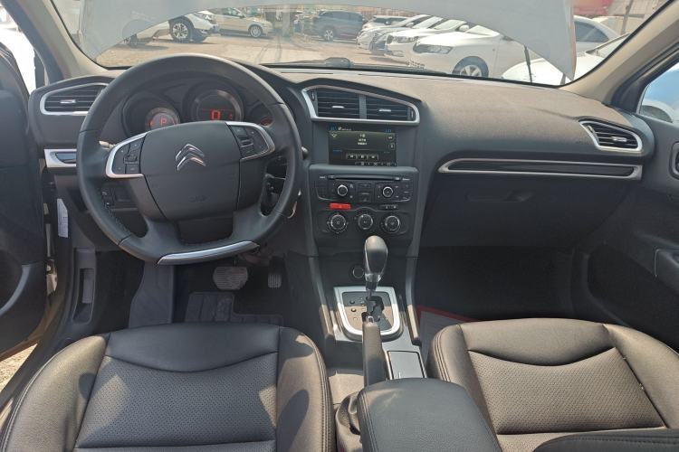 Used Citroen C4L 2015 1.8L Automatic Luxury Edition Center Console