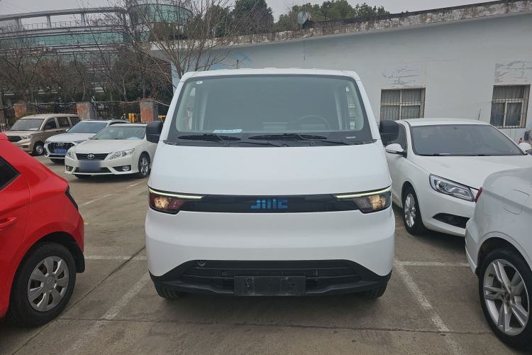 Used JMC E Fushun 2025 Model, Blind Window Version, 41.86 kWh, Short Axle, Low-roof, 3.0 tons