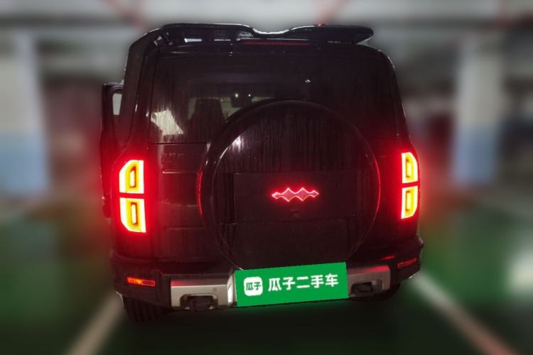 Used Formula Leopard 5 2023 Navigator Edition
