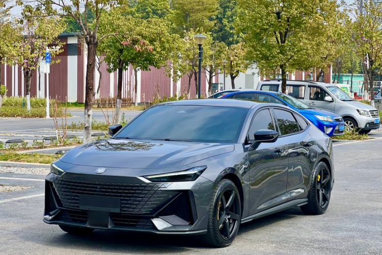 Used Changan UNI-V iDD 2023 ZhiDian iDD 1.5T 113km ZhiKu Model