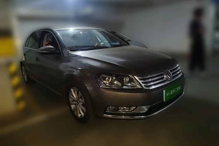 Used Volkswagen Magotan 2016 1.8TSI Smart Enjoyment Leading Model Front Right 45 Deg