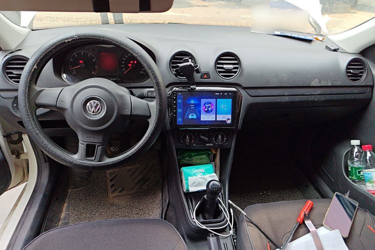 Used Volkswagen Jetta 2015 Value Edition 1.6L Manual Fashionable Style Center Console