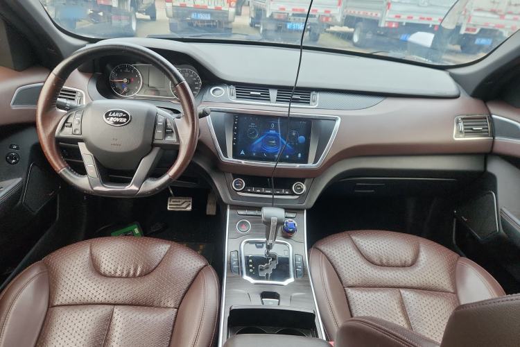 Used Land X7 2015 2.0T Panoramic Prestige Edition Center Console