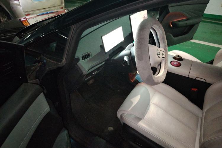 Used Nissan N7 2025 625 Max Driver Seat