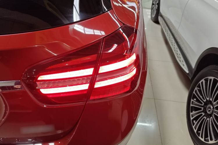 Used Mercedes-Benz GLA 2017 GLA 200 Fashion Model Right Rear Taillight