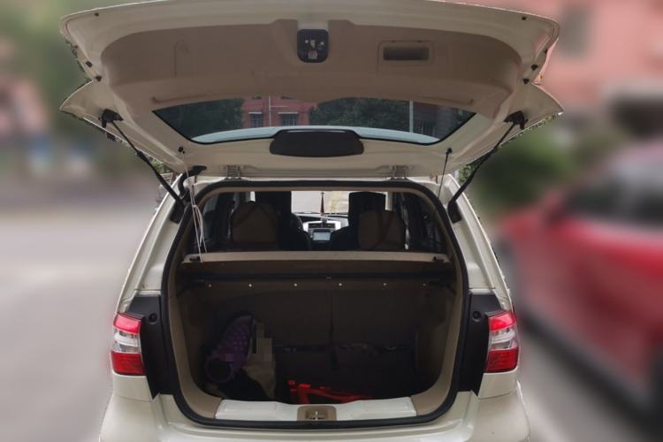 Used Nissan Livina 2013 1.6XL Manual Luxury Edition
