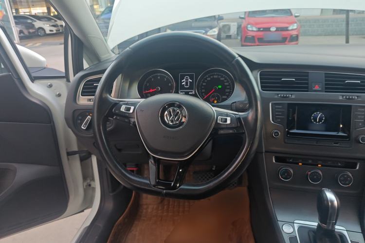 Used Volkswagen Golf 2016 230TSI Automatic Luxury Version