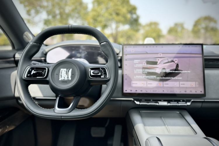 Used Zeekr 7X 2025 100 kWh Long-Range Rear-Wheel Drive with Intelligent Driving Features
