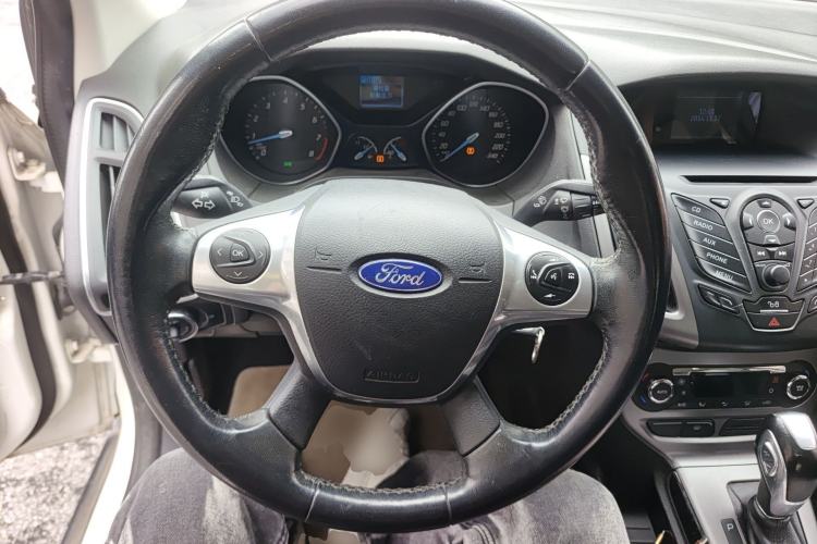 Used Ford Focus 2012 Sedan 1.6L Automatic Fashion Edition
