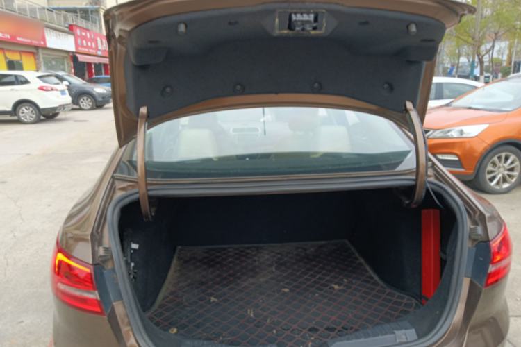 Used Ford Escort 2015 1.5L Automatic Fashion Model
