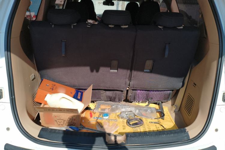 Used Baojun 730 2017 1.8L iAMT Prestige Version 7 Seats Trunk