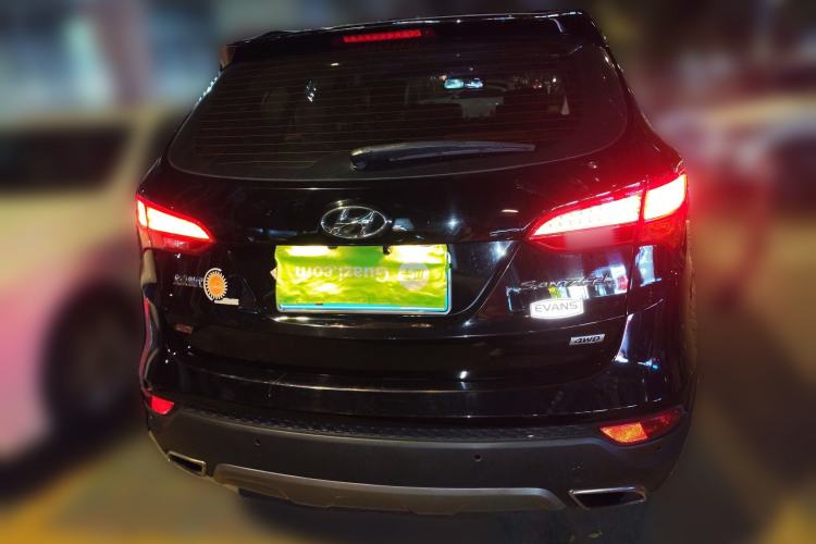 Used Hyundai Santa Fe 2013 Revised Version 2.4L Automatic All-Wheel Drive Luxury Trim