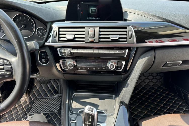 Used BMW 3 Series 2018 318Li Interior 5