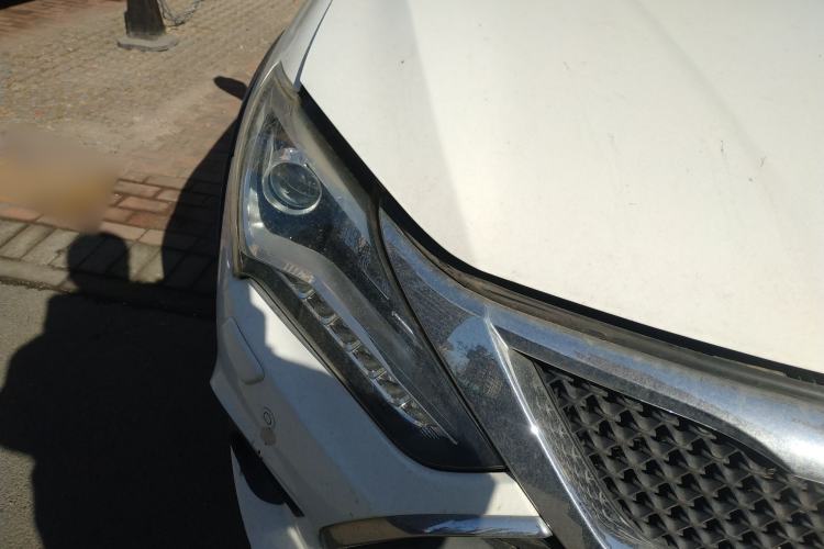 Used BYD Tang New Energy 2015 2.0T Four-Wheel-Drive Flagship Model Right Front Headlight