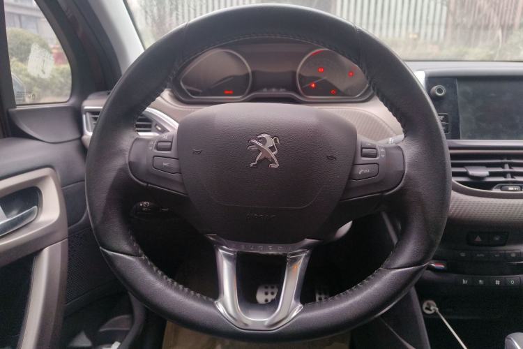 Used Peugeot 2008 2014 1.6L Automatic Navigation Edition Steering Wheel