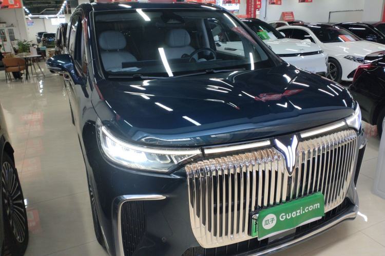 Used VOYAH Dream 2025 PHEV Four-Wheel Drive Prestige Kunpeng Edition
