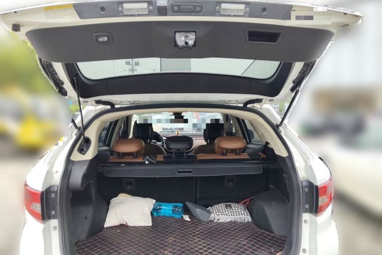 Used Soueast DX7 2015 1.5T Automatic Prestige Model Trunk