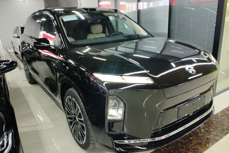 Used Nio ES8 2026 Model 6-seat Executive Signature Edition Front Right 45 Deg