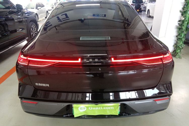 Used Geely Galaxy 8 2025 130km EM-P Starship Edition
