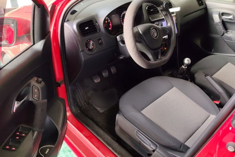 Used Volkswagen Polo 2016 1.4L Manual Fashion Model