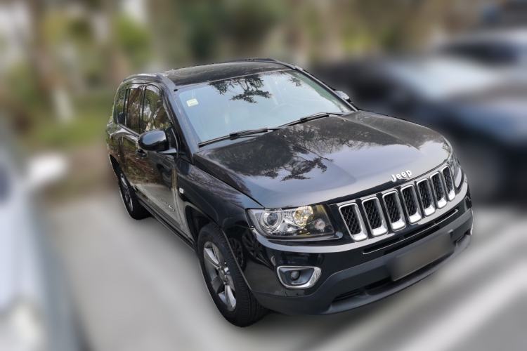Used Jeep Compass 2014 Revised Version 2.4L Four-Wheel Drive Comfort Edition Front Right 45 Deg