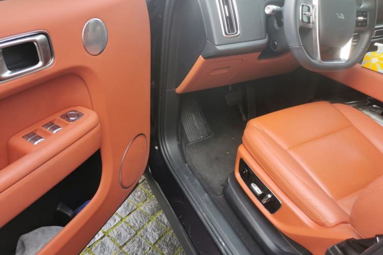 Used Li Auto L8 2023 Air model
