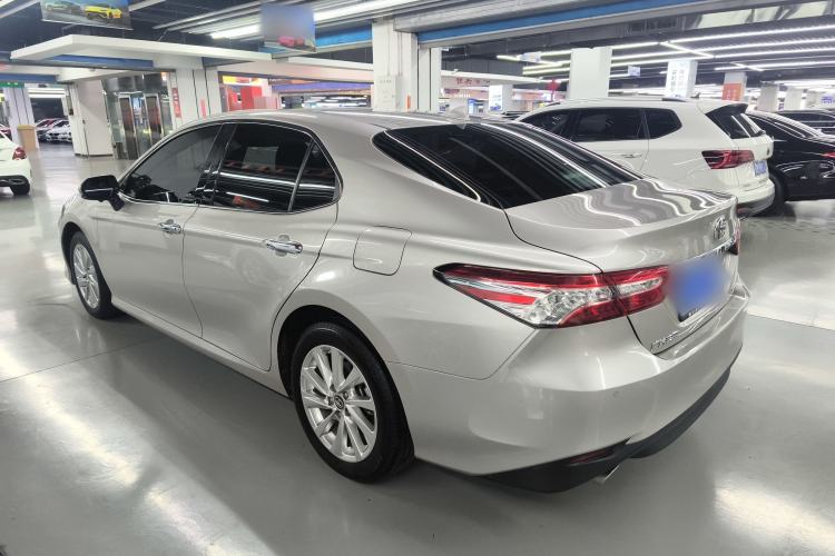 Used Toyota Camry 2021 2.0G Luxury Edition
