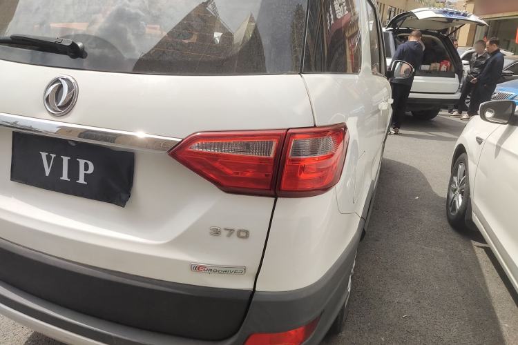 Used Dongfeng Fengon 370 2016 1.5L Manual Luxury Version SFG15-05 7 Seats Right Rear Taillight