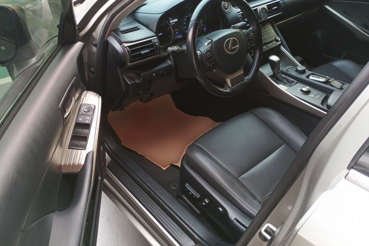 Used Lexus IS 2017 300 FENGSHANG Edition Driver Seat