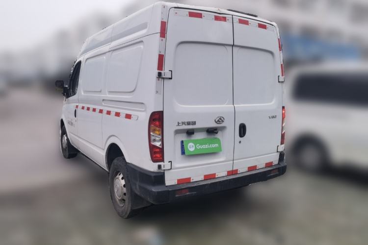 Used SAIC MAXUS Xintu V80 2020 2.5T Manual Classic City Delivery King Short Wheelbase Mid-Roof Design 2/3 Seats