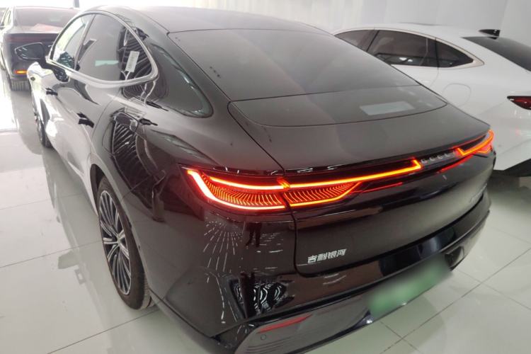 Used Geely Galaxy 8 2025 130km EM-P Starship Edition Exterior 2