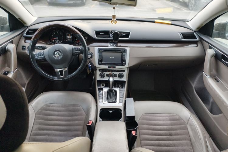 Used Volkswagen Magotan 2015 1.8TSI Prestige Model
