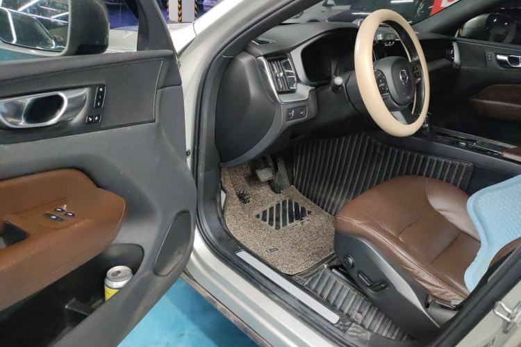 Used Volvo XC60 2021 T5 4x4 Smart Luxury Edition
