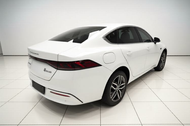 Used BYD Qin PLUS 2021 DM-i 120KM Flagship Model
