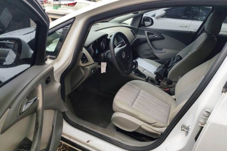 Used Buick GT 2014 XT 1.6L Automatic Comfort Edition Driver Seat