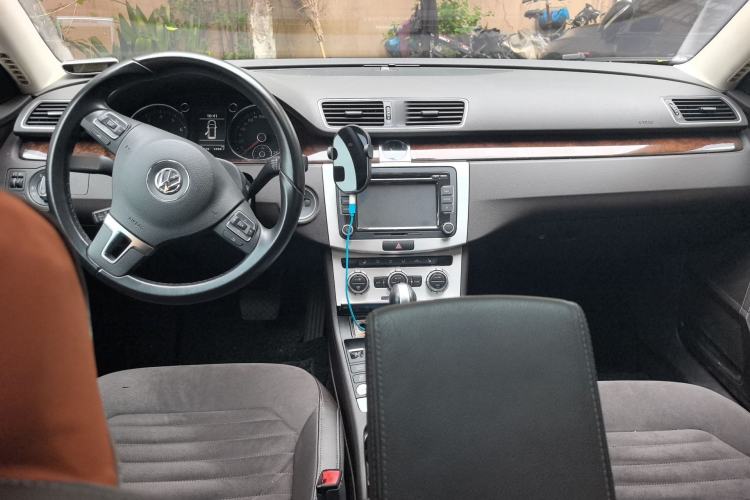 Used Volkswagen Magotan 2012 Travel Edition 2.0 TSI Comfort Version Center Console