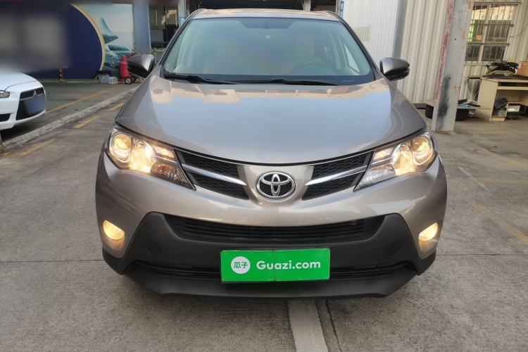 Used Toyota RAV4 2015 2.0L CVT Two-Wheel Drive Fashion Edition
